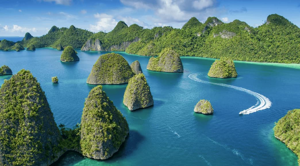 rekomendasi hotel di raja ampat